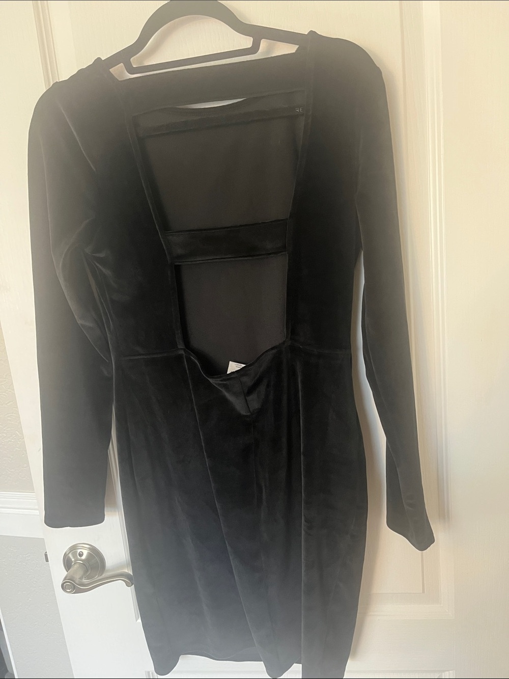 Melrose & Market: Women's Black Long Sleeve Velvet Dress